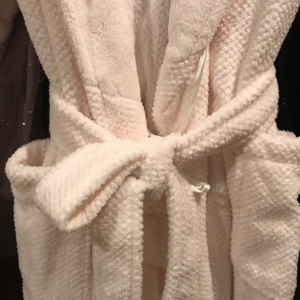 Super Soft Ulta Robe (small/medium) - Picture 4 of 4